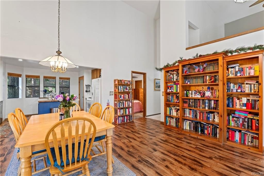 Lake Arrowhead, California, 92352, United States, 3 Bedrooms Bedrooms, ,3 BathroomsBathrooms,Residential,Forsale,1953303