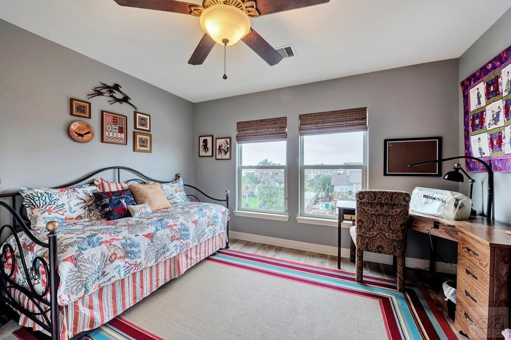 Tiki Island, Texas, 77554, United States, 5 Bedrooms Bedrooms, ,3.5 BathroomsBathrooms,Residential,Forsale,1972216