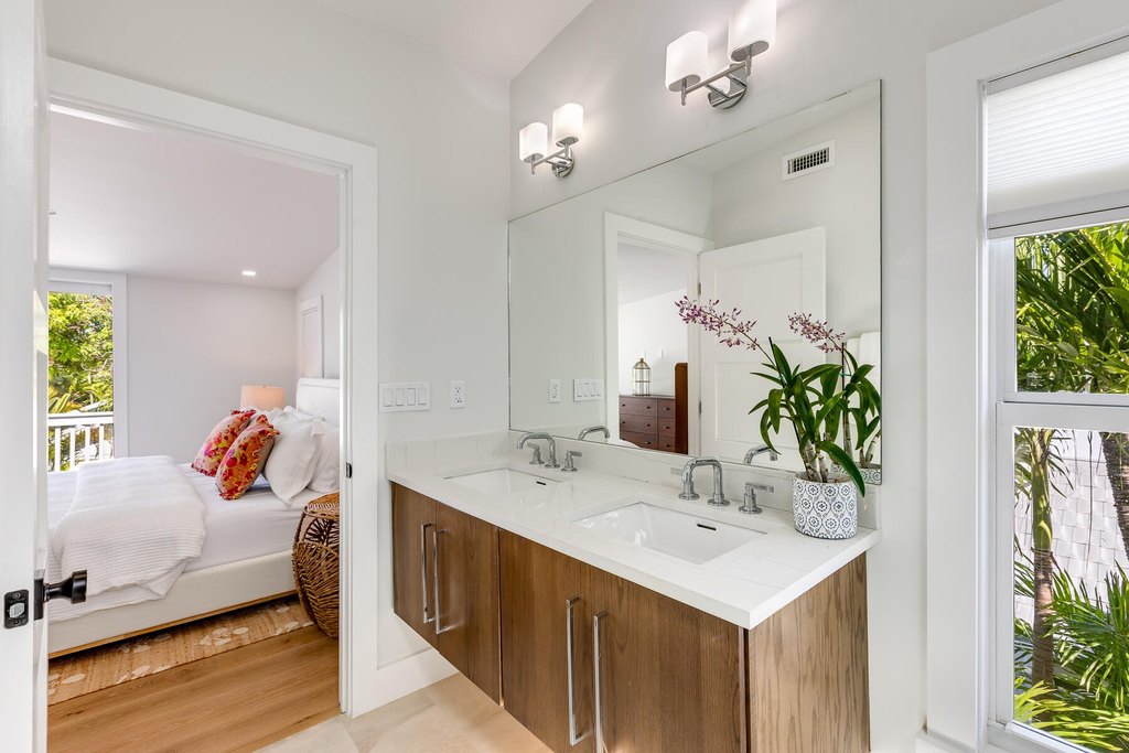Key West, Florida, 33040, United States, 5 Bedrooms Bedrooms, ,4 BathroomsBathrooms,Residential,Forsale,1944401