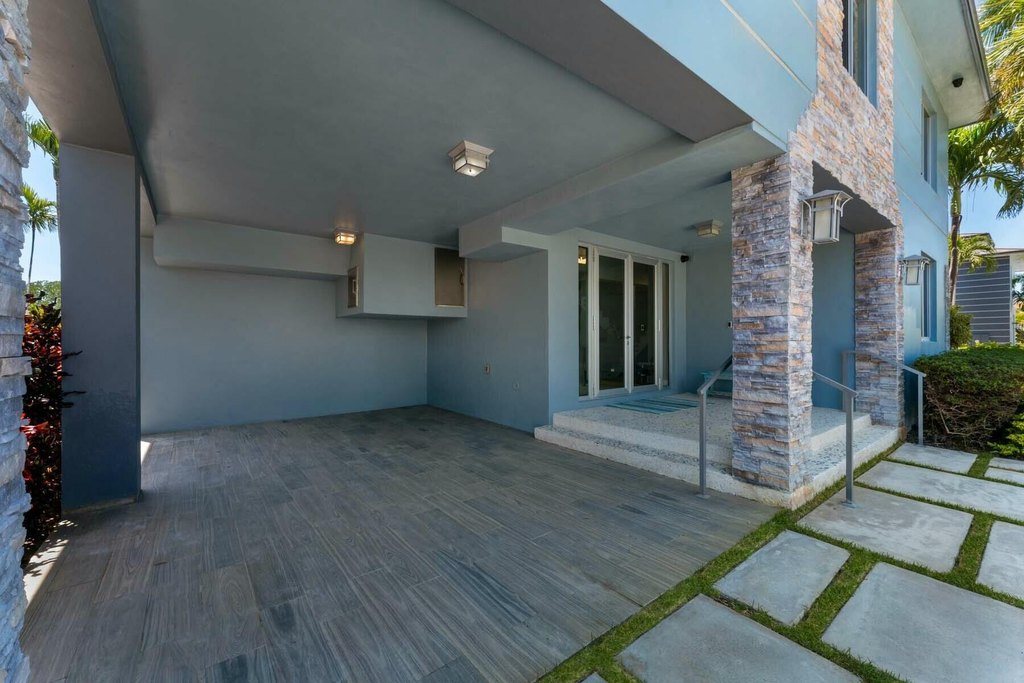 Lower Matecumbe, Florida, 33036, United States, 5 Bedrooms Bedrooms, ,5.5 BathroomsBathrooms,Residential,Forsale,1944374