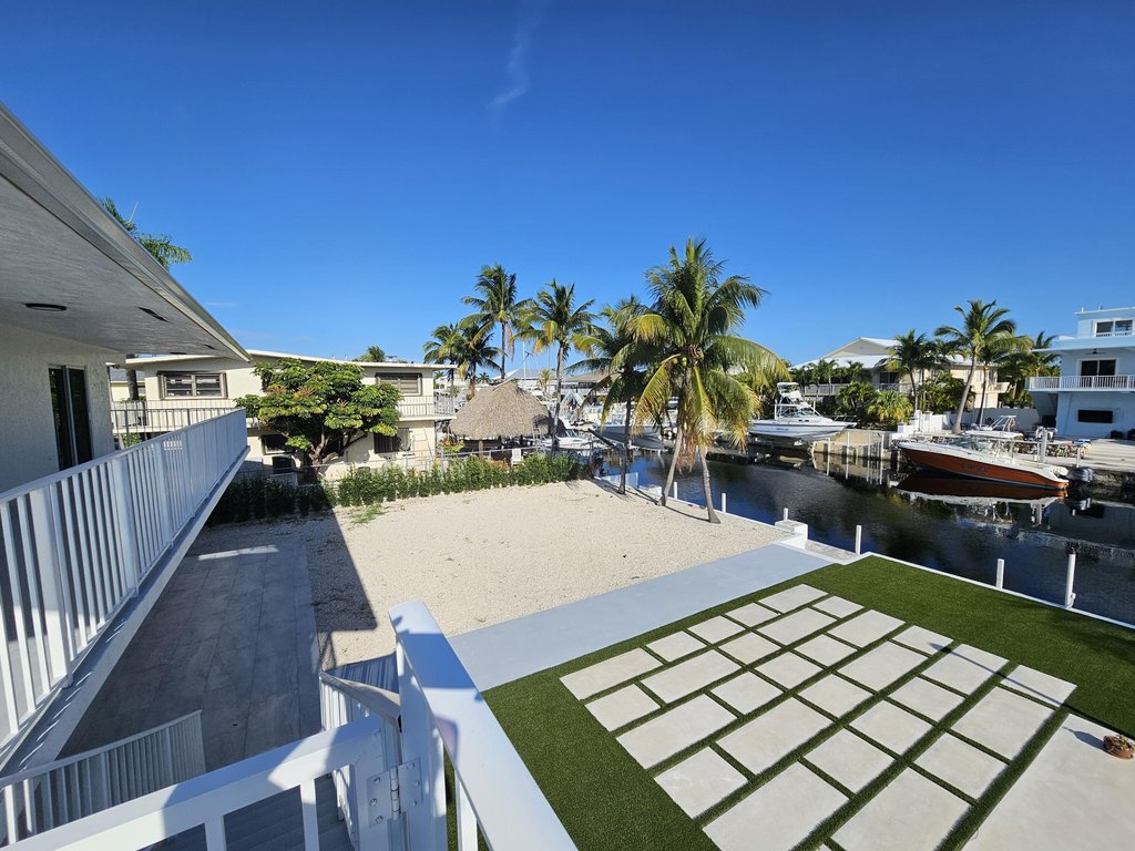 Key Largo, Florida, 33037, United States, 5 Bedrooms Bedrooms, ,3 BathroomsBathrooms,Residential,Forsale,1944355