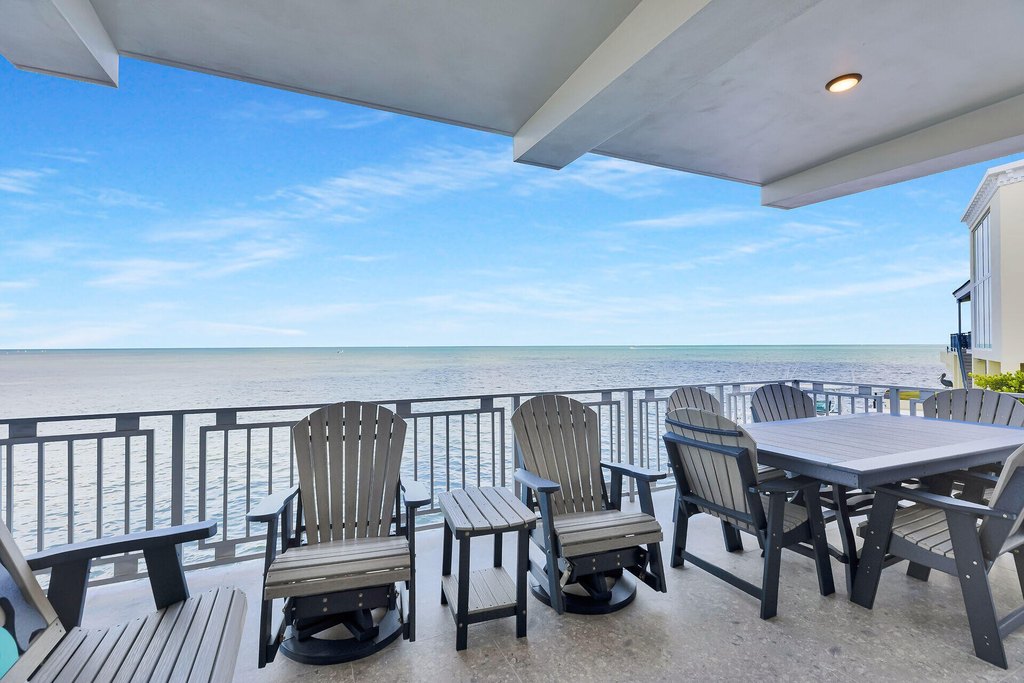 Key Largo, Florida, 33070, United States, 6 Bedrooms Bedrooms, ,5 BathroomsBathrooms,Residential,Forsale,1944356