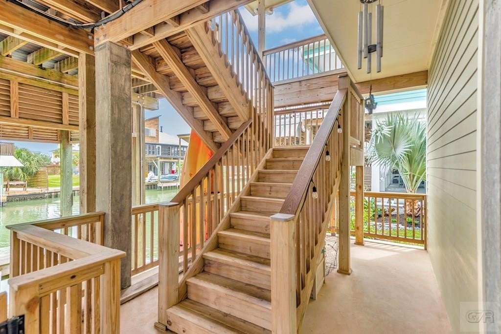 Tiki Island, Texas, 77554, United States, 5 Bedrooms Bedrooms, ,3.5 BathroomsBathrooms,Residential,Forsale,1972216