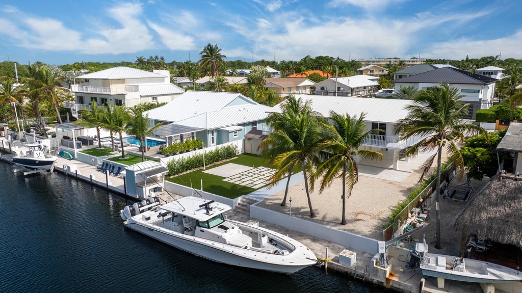 Key Largo, Florida, 33037, United States, 5 Bedrooms Bedrooms, ,3 BathroomsBathrooms,Residential,Forsale,1944355