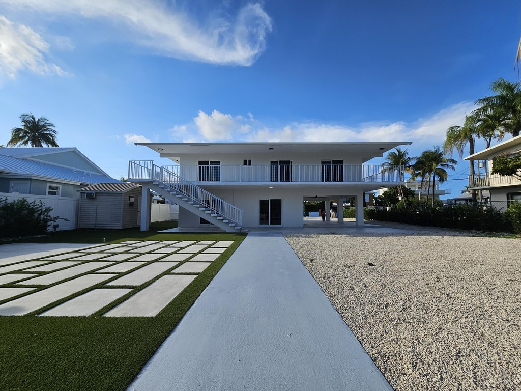 Key Largo, Florida, 33037, United States, 5 Bedrooms Bedrooms, ,3 BathroomsBathrooms,Residential,Forsale,1944355