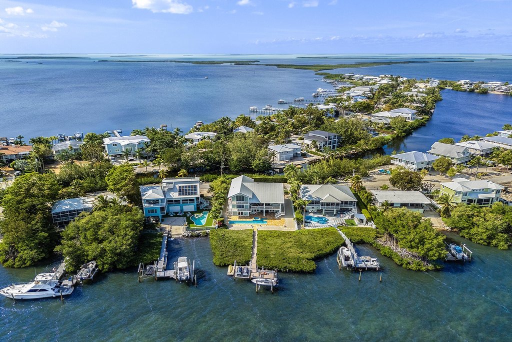 Key Largo, Florida, 33037, United States, 5 Bedrooms Bedrooms, ,4 BathroomsBathrooms,Residential,Forsale,1971977