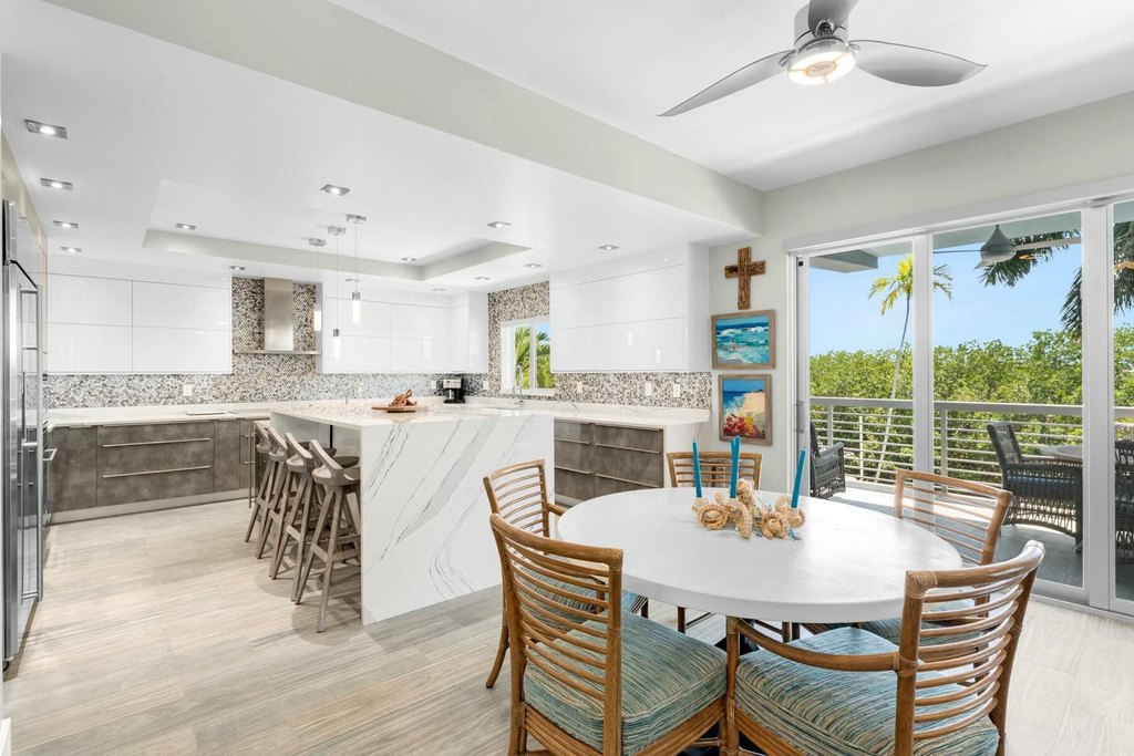 Lower Matecumbe, Florida, 33036, United States, 5 Bedrooms Bedrooms, ,5.5 BathroomsBathrooms,Residential,Forsale,1944374