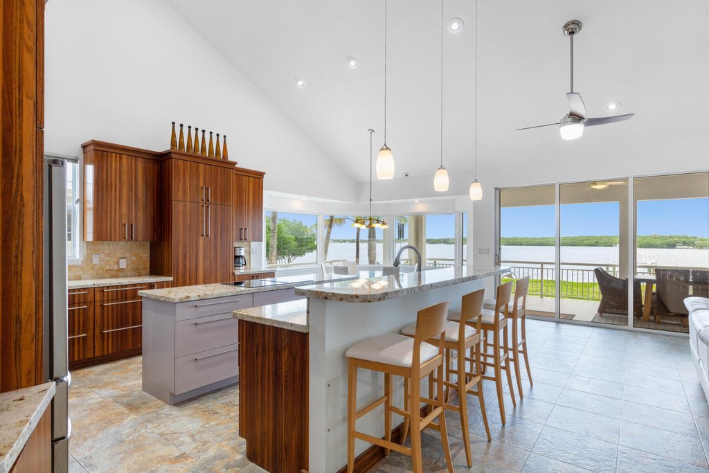 Key Largo, Florida, 33037, United States, 5 Bedrooms Bedrooms, ,4 BathroomsBathrooms,Residential,Forsale,1971977