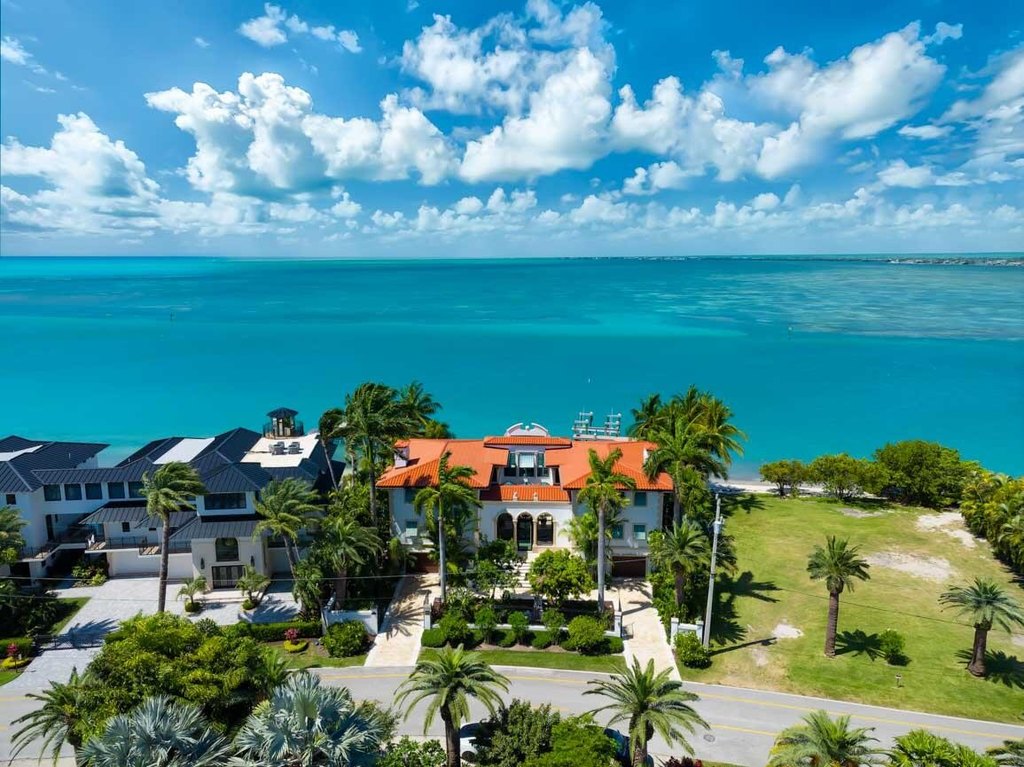 Key Colony, Florida, 33051, United States, 4 Bedrooms Bedrooms, ,4.5 BathroomsBathrooms,Residential,Forsale,2004355