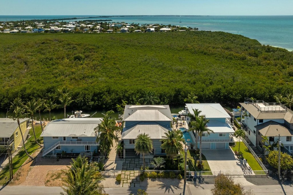 Lower Matecumbe, Florida, 33036, United States, 5 Bedrooms Bedrooms, ,5.5 BathroomsBathrooms,Residential,Forsale,1944374
