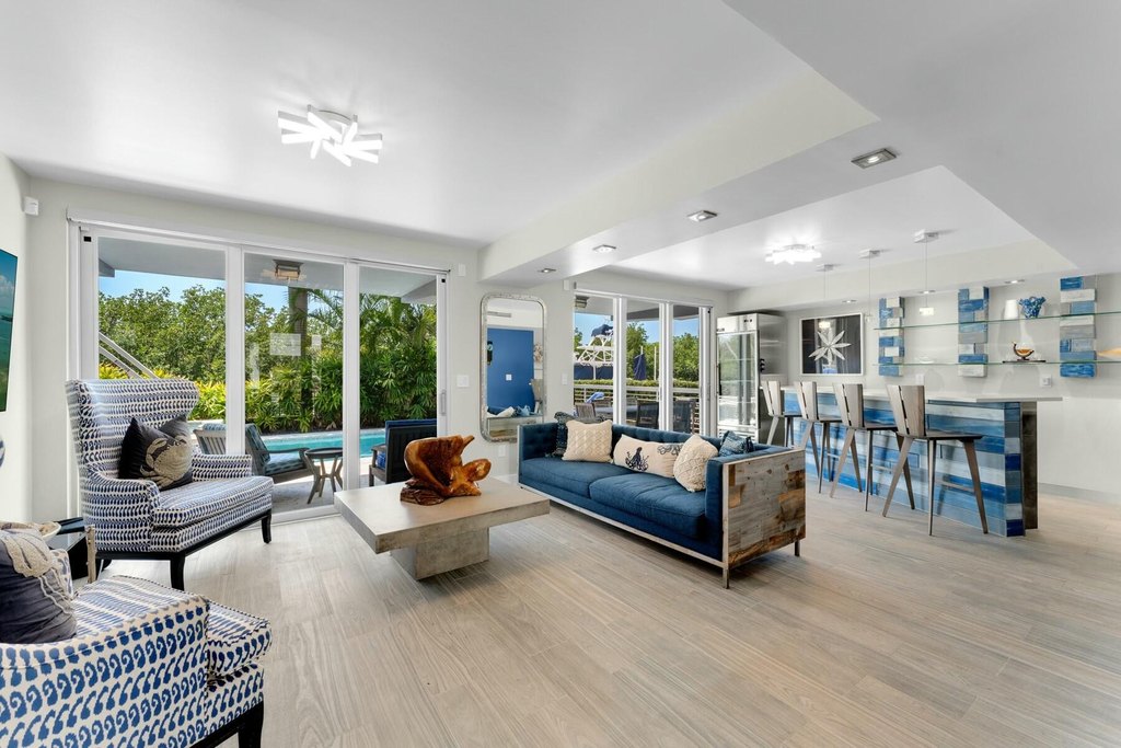 Lower Matecumbe, Florida, 33036, United States, 5 Bedrooms Bedrooms, ,5.5 BathroomsBathrooms,Residential,Forsale,1944374