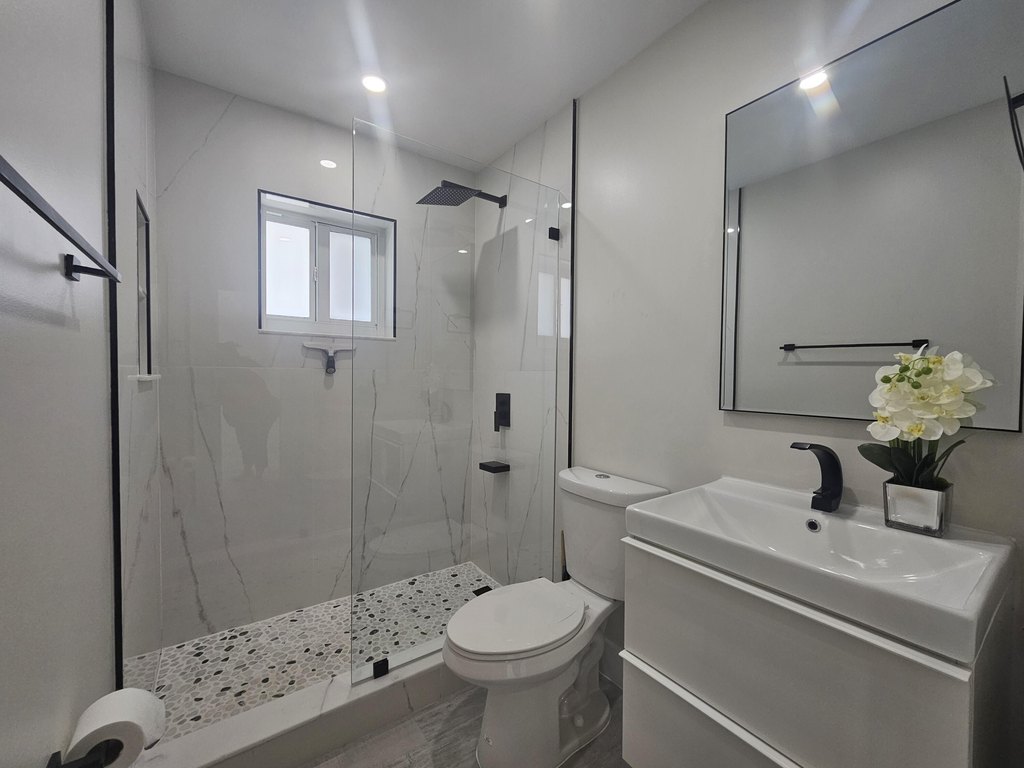 Key Largo, Florida, 33037, United States, 5 Bedrooms Bedrooms, ,3 BathroomsBathrooms,Residential,Forsale,1944355