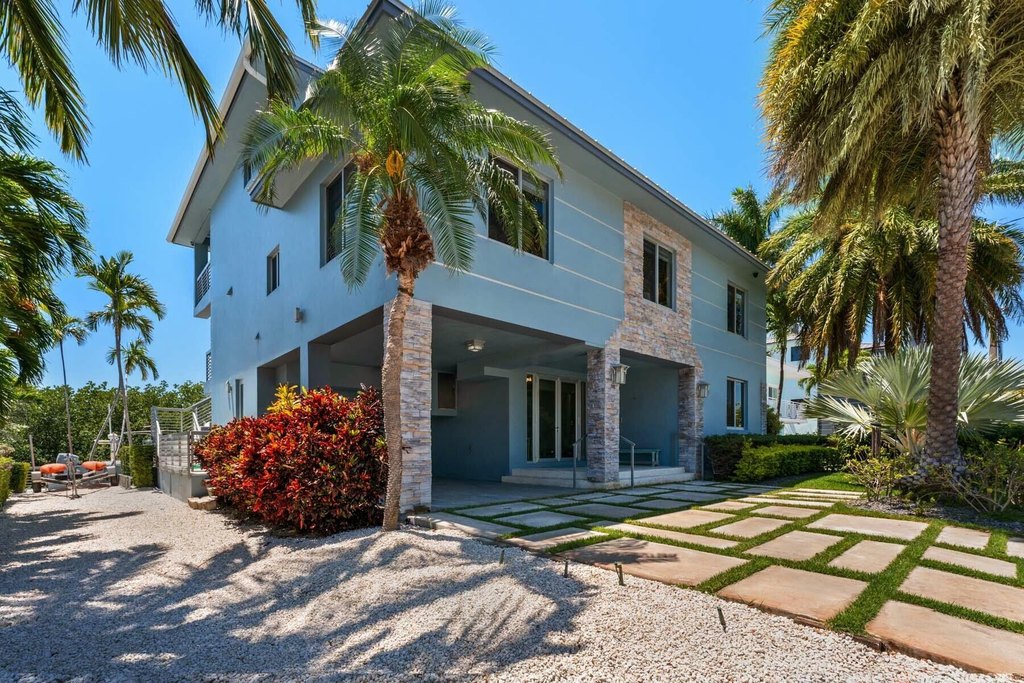 Lower Matecumbe, Florida, 33036, United States, 5 Bedrooms Bedrooms, ,5.5 BathroomsBathrooms,Residential,Forsale,1944374