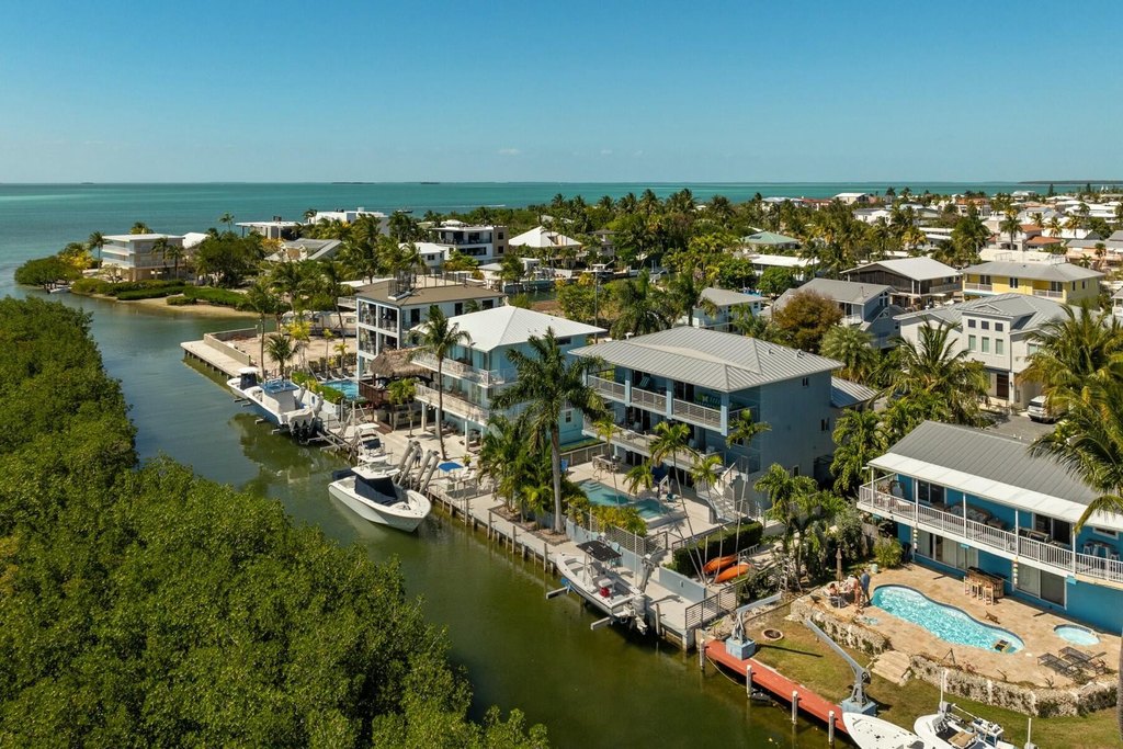Lower Matecumbe, Florida, 33036, United States, 5 Bedrooms Bedrooms, ,5.5 BathroomsBathrooms,Residential,Forsale,1944374
