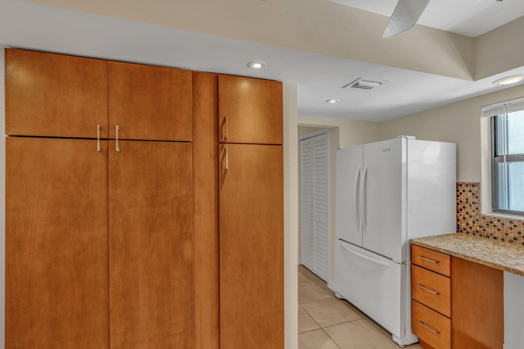Key Colony, Florida, 33051, United States, 2 Bedrooms Bedrooms, ,2.5 BathroomsBathrooms,Residential,Forsale,1944365
