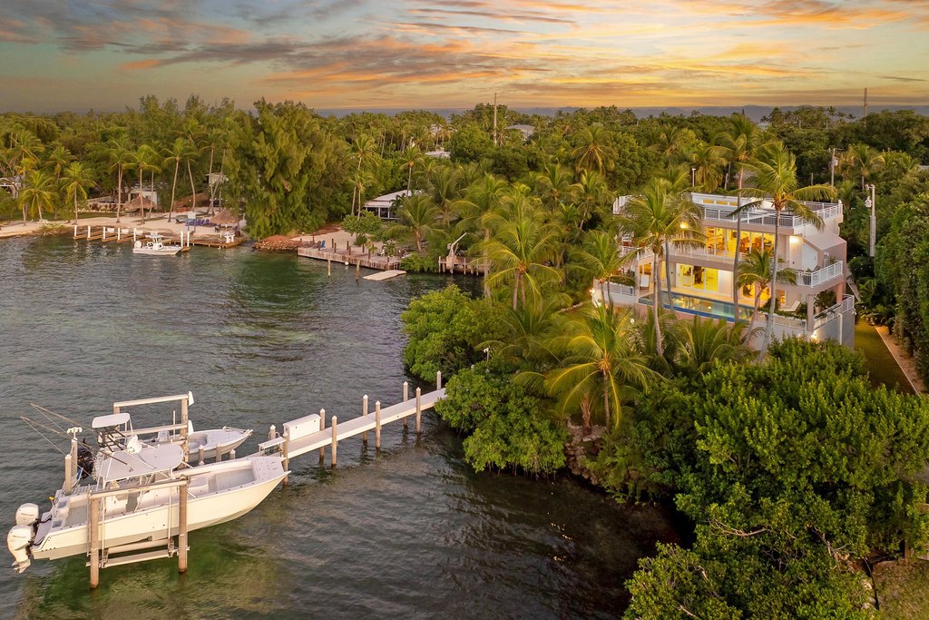 Upper Matecumbe Key Islamorada, Florida, 33036, United States, 3 Bedrooms Bedrooms, ,2.5 BathroomsBathrooms,Residential,Forsale,1944352