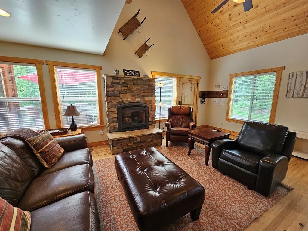 McCall, Idaho, 83638, United States, 3 Bedrooms Bedrooms, ,2 BathroomsBathrooms,Residential,Forsale,1889424