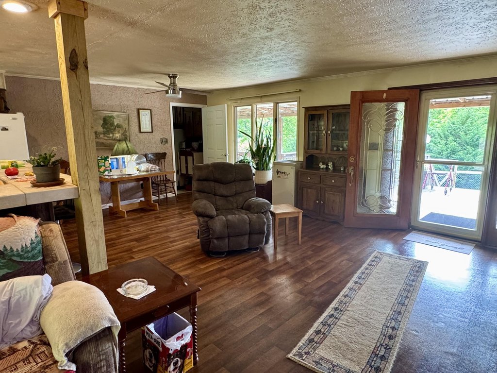 Newport, Tennessee, 37821, United States, 7 Bedrooms Bedrooms, ,5 BathroomsBathrooms,Residential,Forsale,1919021
