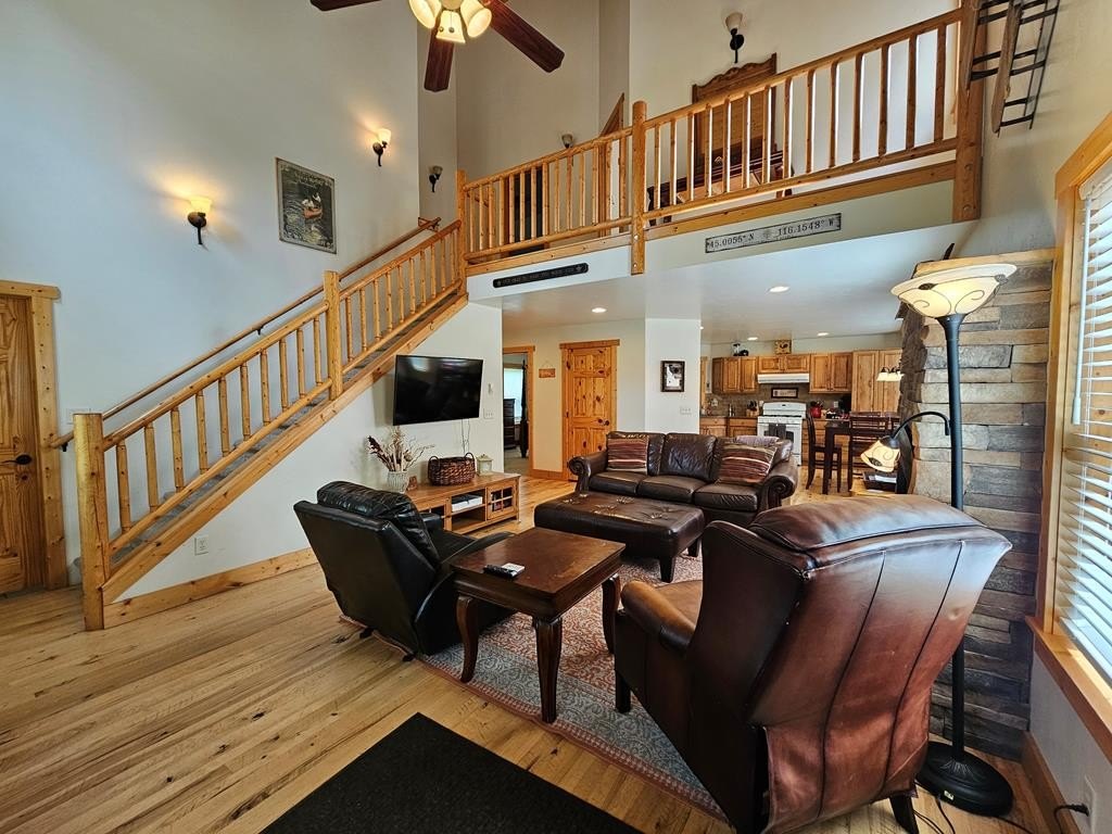 McCall, Idaho, 83638, United States, 3 Bedrooms Bedrooms, ,2 BathroomsBathrooms,Residential,Forsale,1889424