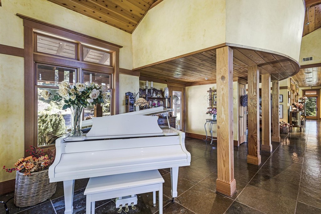 Taylorsville, California, 95983, United States, 4 Bedrooms Bedrooms, ,4.5 BathroomsBathrooms,Residential,Forsale,1910296