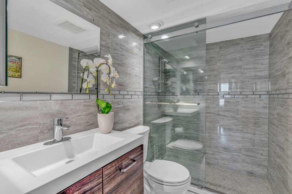 Key Colony, Florida, 33051, United States, 2 Bedrooms Bedrooms, ,2.5 BathroomsBathrooms,Residential,Forsale,1944365