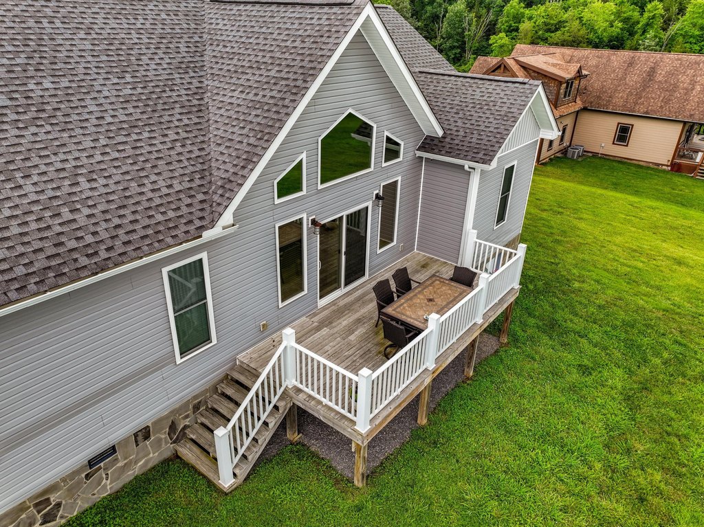 Dandridge, Tennessee, 37725, United States, 3 Bedrooms Bedrooms, ,2 BathroomsBathrooms,Residential,Forsale,1919018