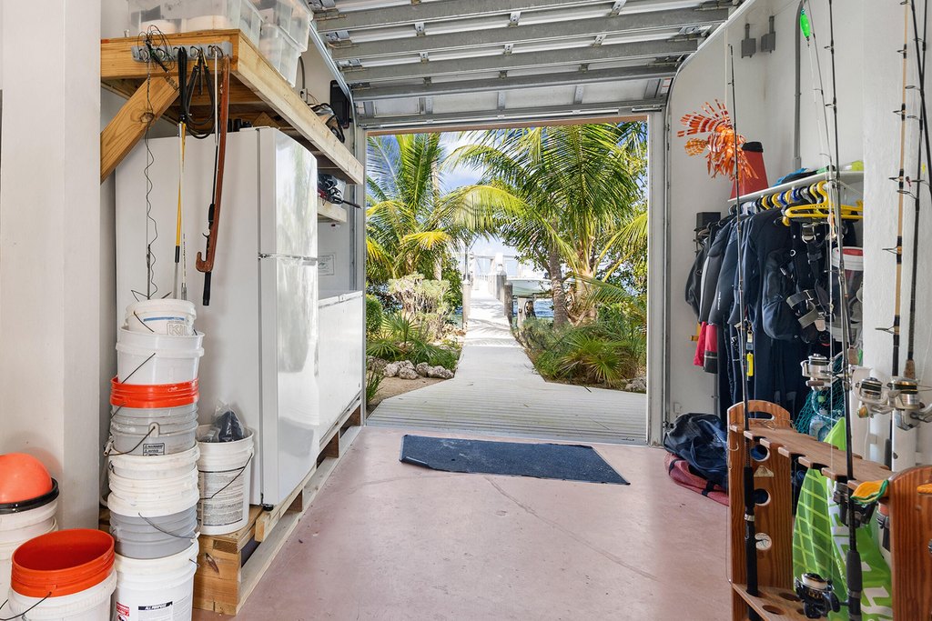 Upper Matecumbe Key Islamorada, Florida, 33036, United States, 3 Bedrooms Bedrooms, ,2.5 BathroomsBathrooms,Residential,Forsale,1944352