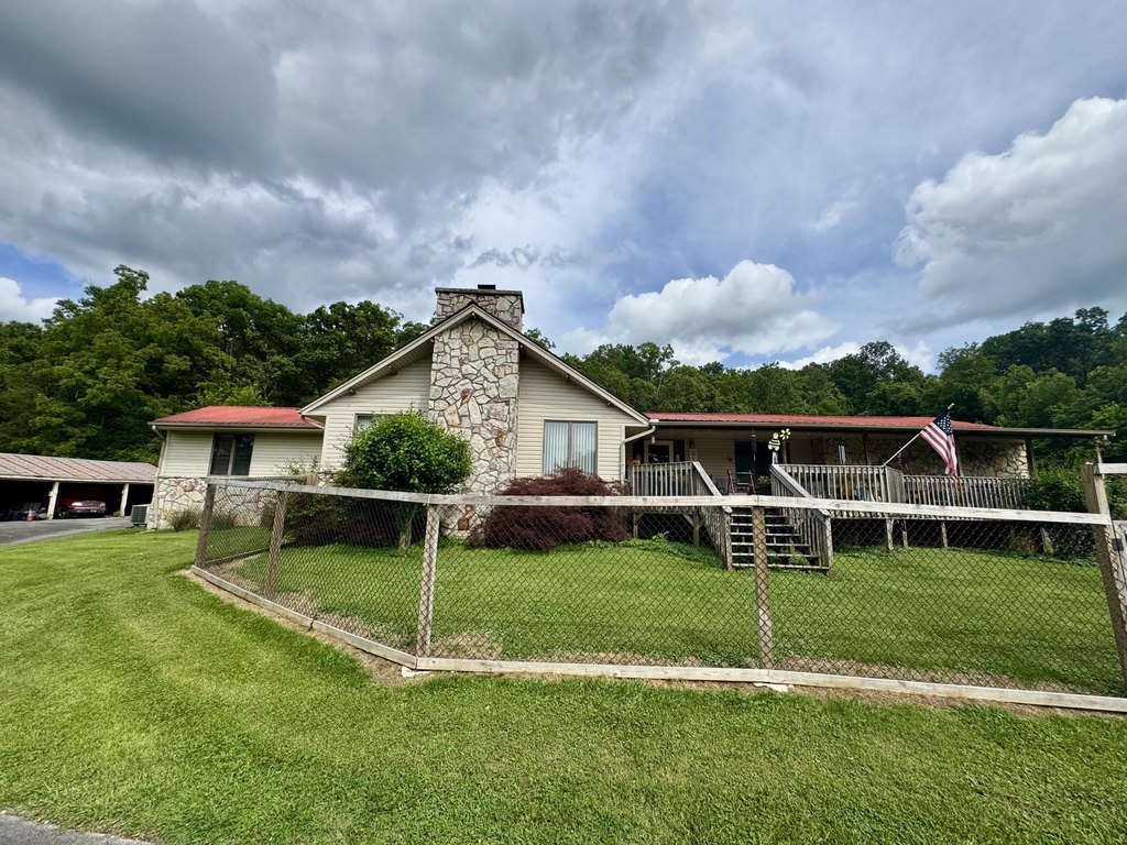 Newport, Tennessee, 37821, United States, 7 Bedrooms Bedrooms, ,5 BathroomsBathrooms,Residential,Forsale,1919021