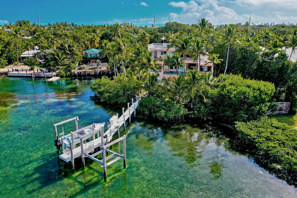 Upper Matecumbe Key Islamorada, Florida, 33036, United States, 3 Bedrooms Bedrooms, ,2.5 BathroomsBathrooms,Residential,Forsale,1944352