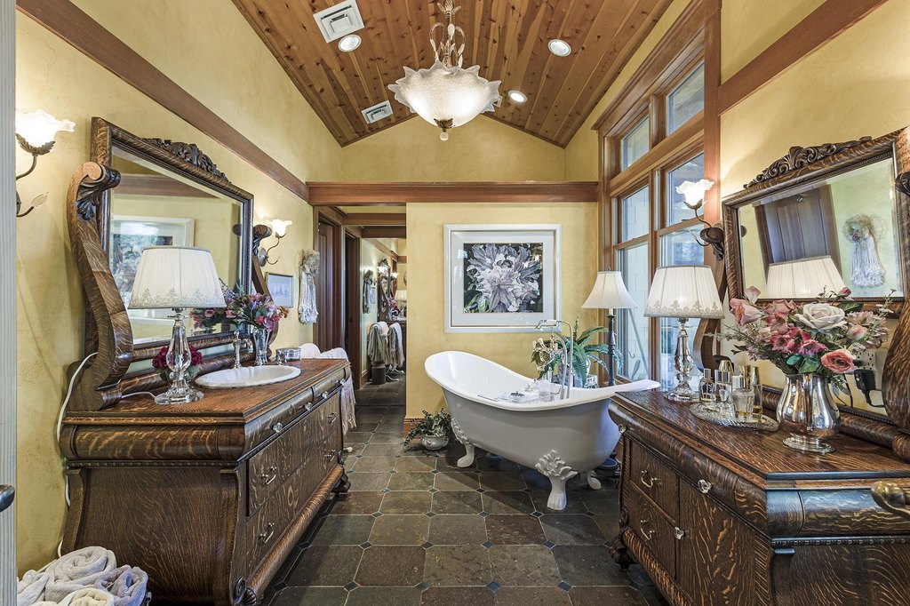 Taylorsville, California, 95983, United States, 4 Bedrooms Bedrooms, ,4.5 BathroomsBathrooms,Residential,Forsale,1910296