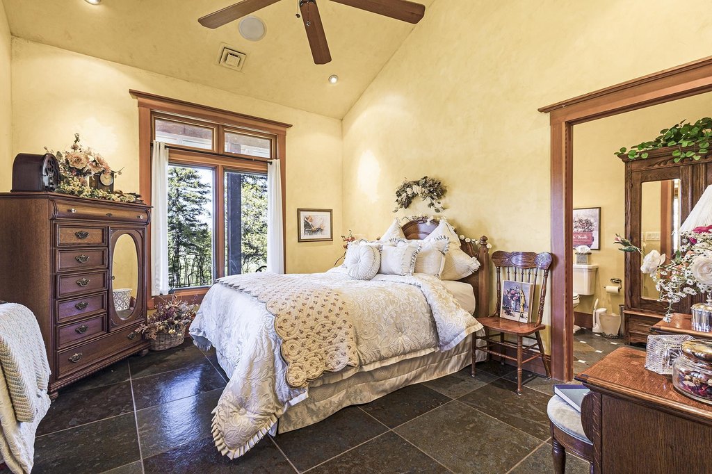 Taylorsville, California, 95983, United States, 4 Bedrooms Bedrooms, ,4.5 BathroomsBathrooms,Residential,Forsale,1910296