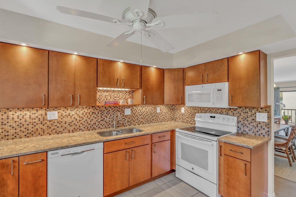 Key Colony, Florida, 33051, United States, 2 Bedrooms Bedrooms, ,2.5 BathroomsBathrooms,Residential,Forsale,1944365