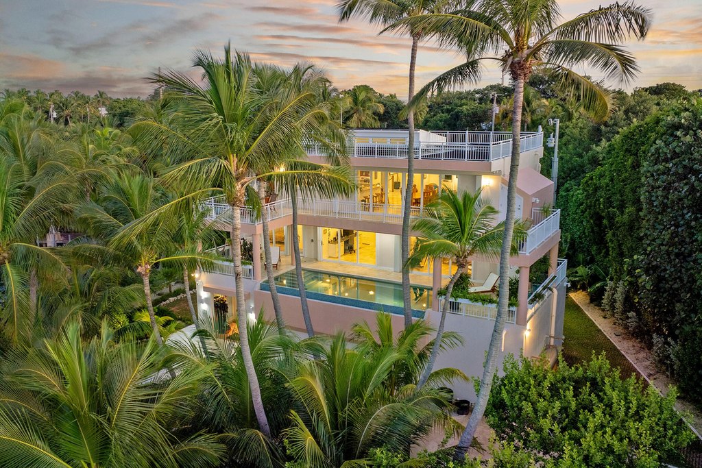 Upper Matecumbe Key Islamorada, Florida, 33036, United States, 3 Bedrooms Bedrooms, ,2.5 BathroomsBathrooms,Residential,Forsale,1944352