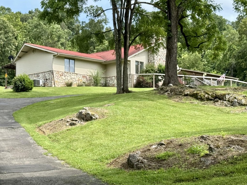 Newport, Tennessee, 37821, United States, 7 Bedrooms Bedrooms, ,5 BathroomsBathrooms,Residential,Forsale,1919021