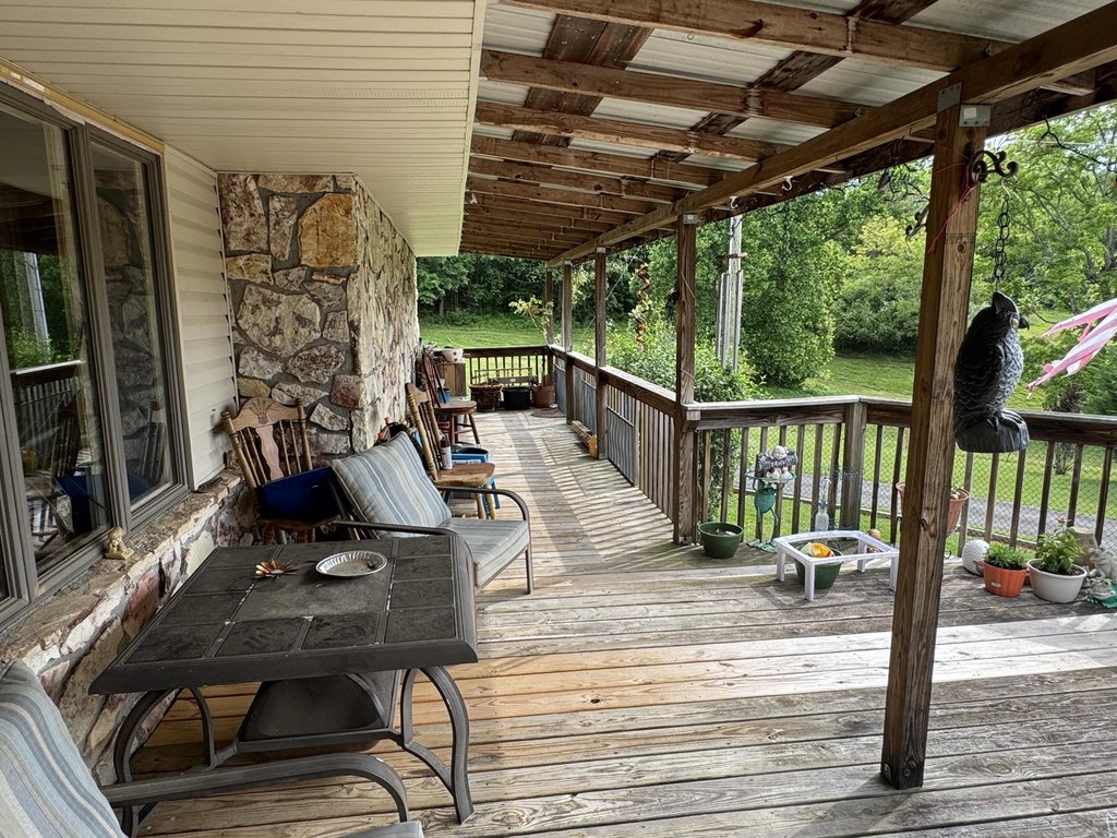 Newport, Tennessee, 37821, United States, 7 Bedrooms Bedrooms, ,5 BathroomsBathrooms,Residential,Forsale,1919021