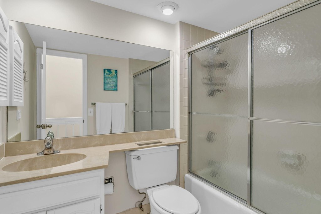 Key Colony, Florida, 33051, United States, 2 Bedrooms Bedrooms, ,2.5 BathroomsBathrooms,Residential,Forsale,1944365