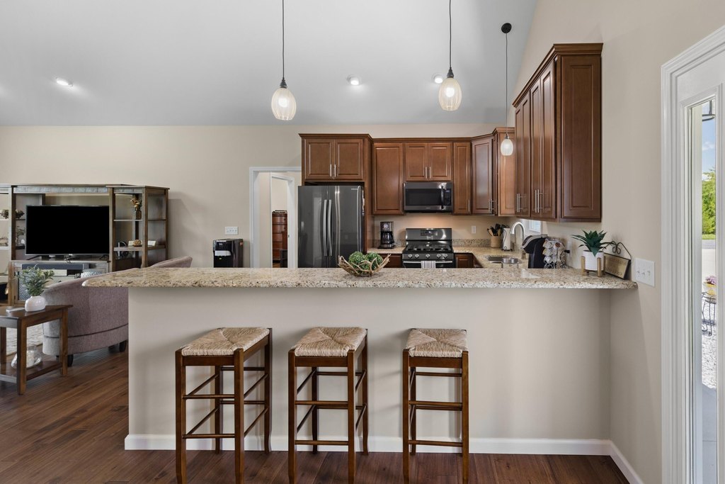 Dandridge, Tennessee, 37725, United States, 3 Bedrooms Bedrooms, ,2 BathroomsBathrooms,Residential,Forsale,1919018