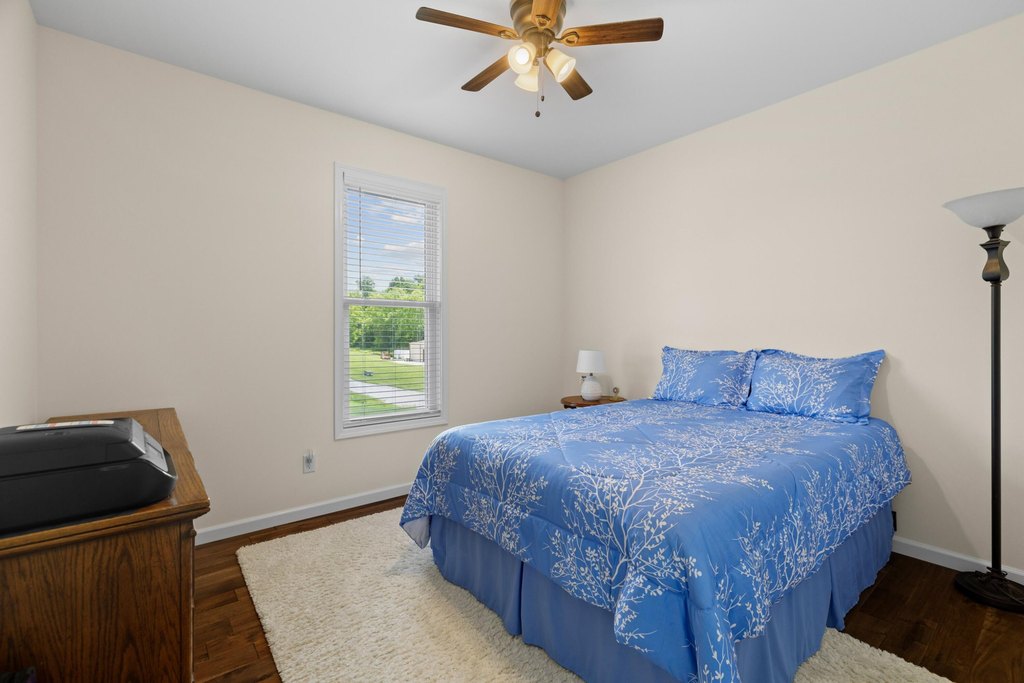 Dandridge, Tennessee, 37725, United States, 3 Bedrooms Bedrooms, ,2 BathroomsBathrooms,Residential,Forsale,1919018