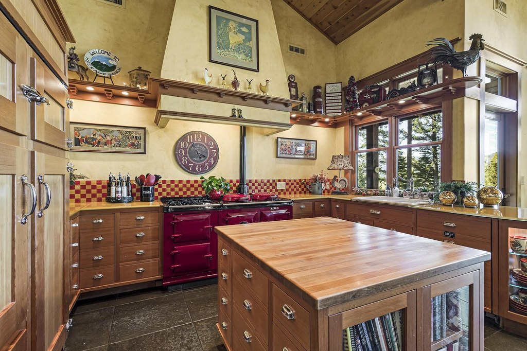 Taylorsville, California, 95983, United States, 4 Bedrooms Bedrooms, ,4.5 BathroomsBathrooms,Residential,Forsale,1910296