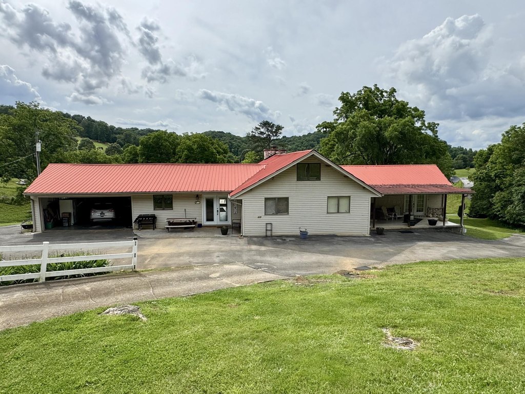 Newport, Tennessee, 37821, United States, 7 Bedrooms Bedrooms, ,5 BathroomsBathrooms,Residential,Forsale,1919021