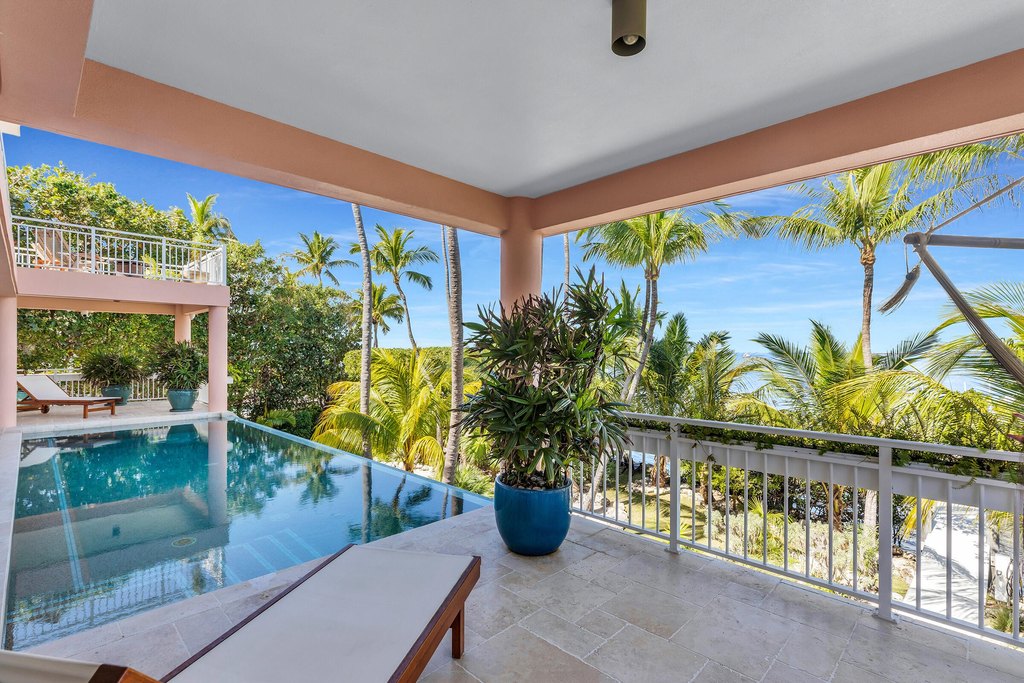 Upper Matecumbe Key Islamorada, Florida, 33036, United States, 3 Bedrooms Bedrooms, ,2.5 BathroomsBathrooms,Residential,Forsale,1944352