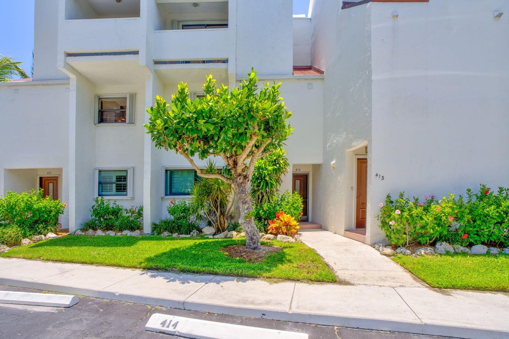 Key Colony, Florida, 33051, United States, 2 Bedrooms Bedrooms, ,2.5 BathroomsBathrooms,Residential,Forsale,1944365