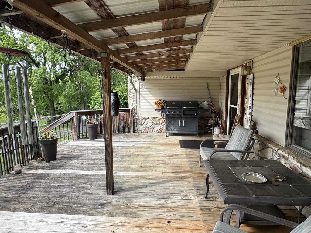 Newport, Tennessee, 37821, United States, 7 Bedrooms Bedrooms, ,5 BathroomsBathrooms,Residential,Forsale,1919021