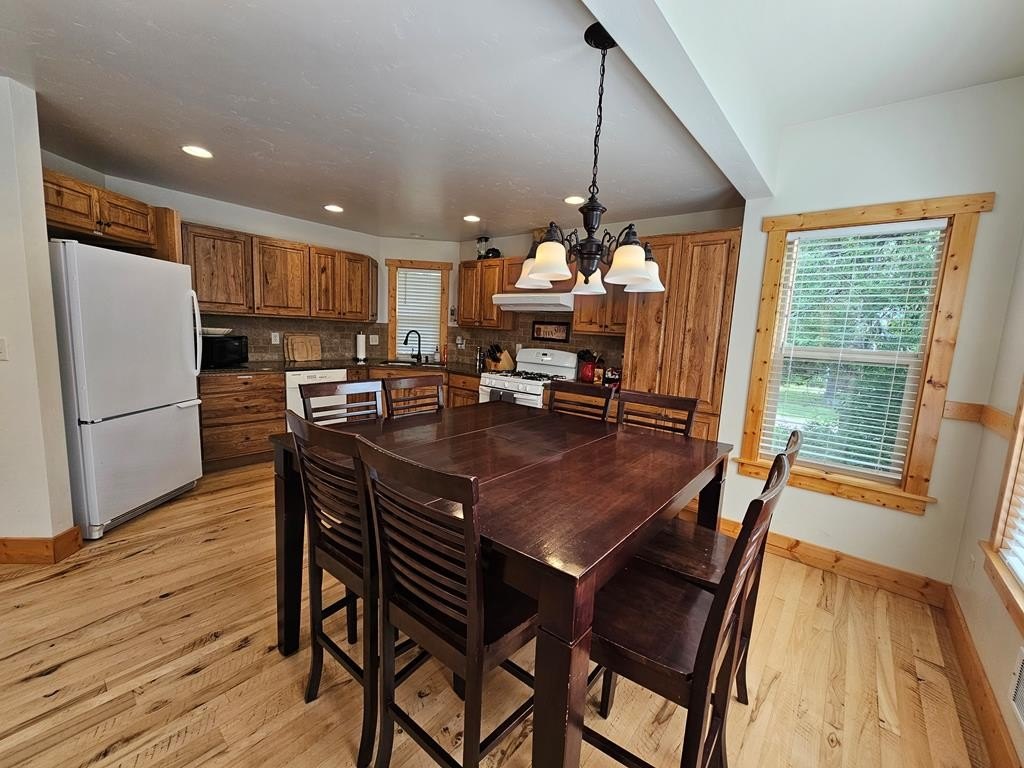 McCall, Idaho, 83638, United States, 3 Bedrooms Bedrooms, ,2 BathroomsBathrooms,Residential,Forsale,1889424