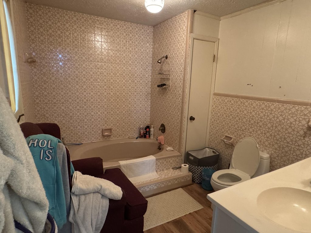 Newport, Tennessee, 37821, United States, 7 Bedrooms Bedrooms, ,5 BathroomsBathrooms,Residential,Forsale,1919021