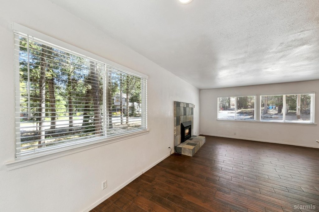 South Lake Tahoe, California, 96150, United States, 2 Bedrooms Bedrooms, ,1 BathroomBathrooms,Residential,Forsale,1929220