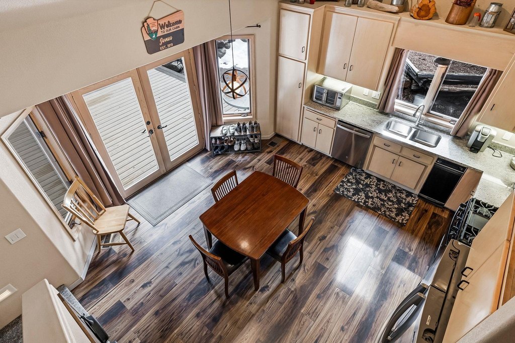 Lake Almanor, California, 96137, United States, 3 Bedrooms Bedrooms, ,3 BathroomsBathrooms,Residential,Forsale,1936791