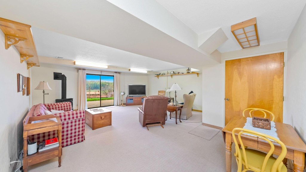 Quincy, California, 95971, United States, 4 Bedrooms Bedrooms, ,4 BathroomsBathrooms,Residential,Forsale,1910304