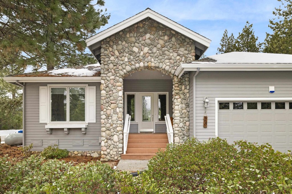 Lake Almanor, California, 96137, United States, 3 Bedrooms Bedrooms, ,2 BathroomsBathrooms,Residential,Forsale,1888829