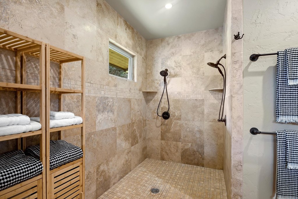 Haiku, Hawaii, 96708, United States, 5 Bedrooms Bedrooms, ,3.5 BathroomsBathrooms,Residential,Forsale,2008761